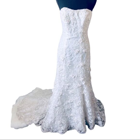 Oleg Cassini Subtle Pink 3D Floral Trumpet Wedding Gown SIZE 2 - Picture 4 of 15